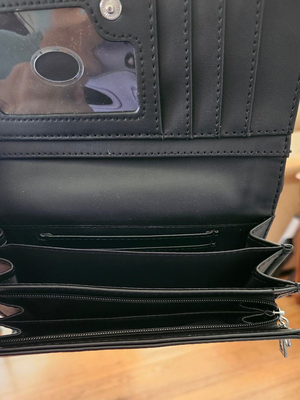 Guess Wallet - Picture 3 of 4